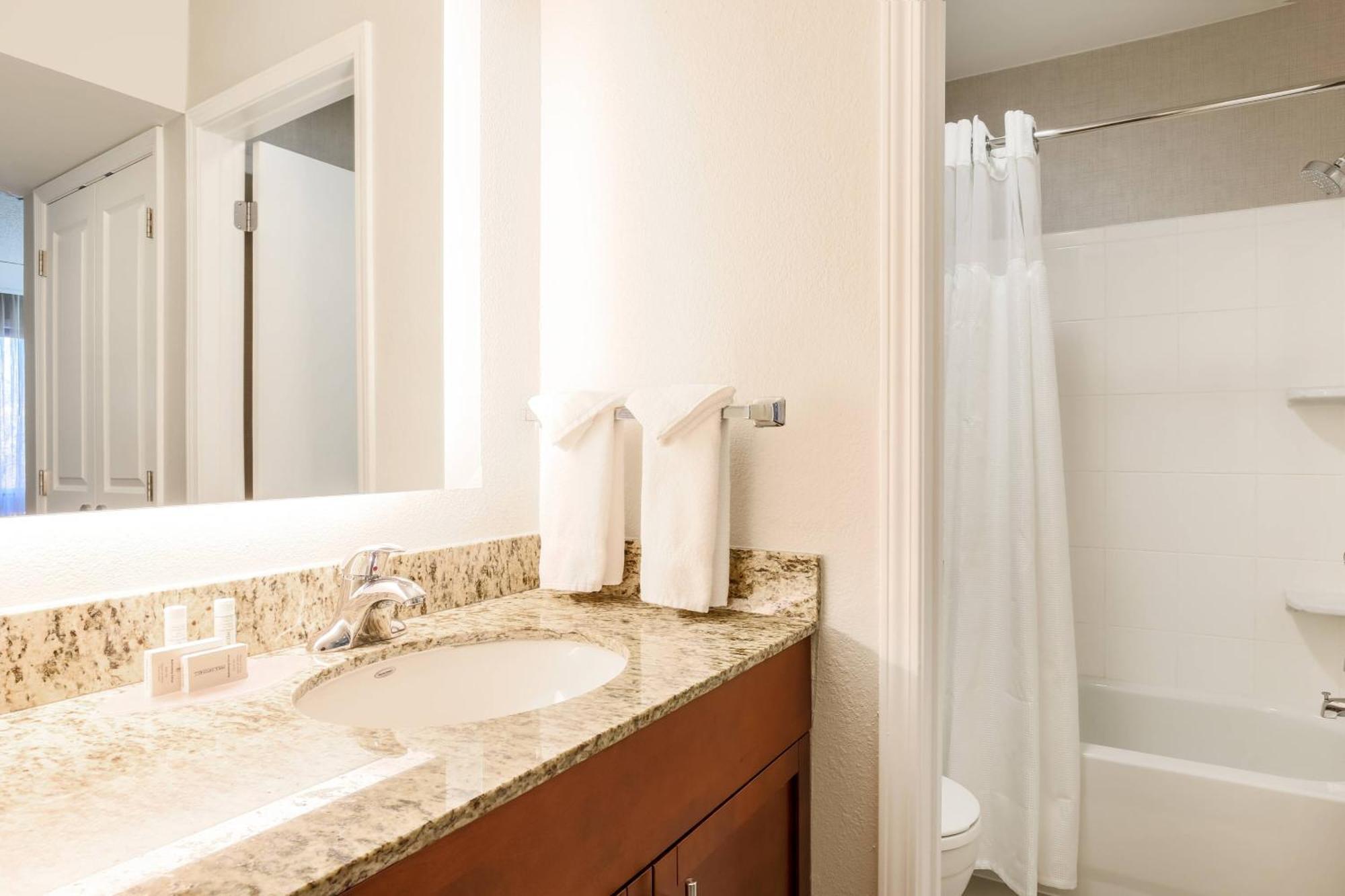 Residence Inn By Marriott Atlanta Cumberland/Galleria Smyrna Eksteriør billede